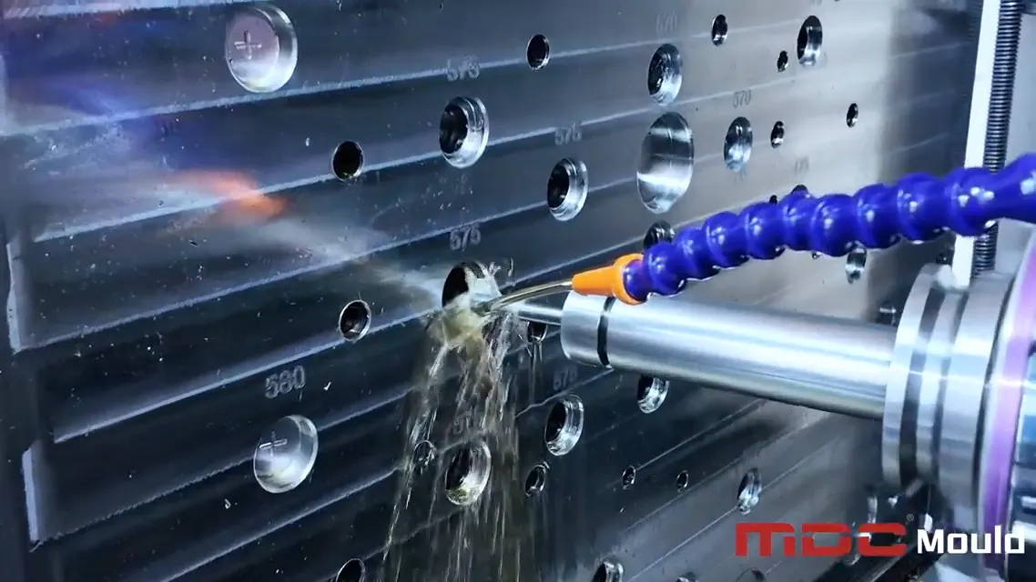 精度始于內在：深孔鉆削在模具制造中的作用